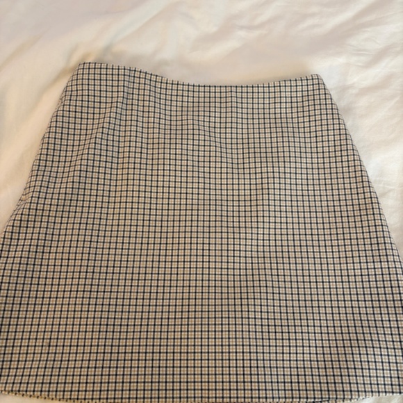Aritzia Wilfred Classis Mini Skirt (8) - Picture 2 of 5